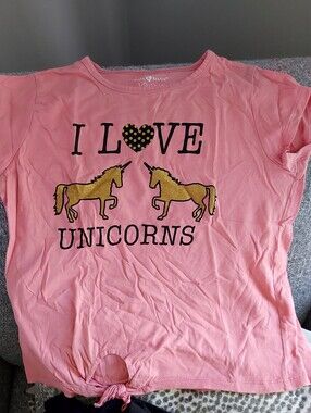 "I Love Unicorns" Graphic Tee